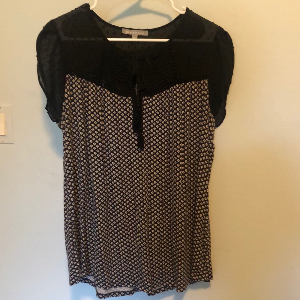Daniel Rainn Large Top EUC